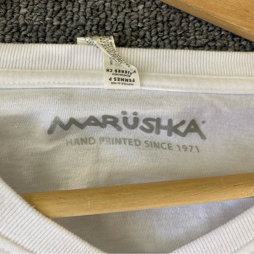 Marushka Tee White Dog V Neck Long Sleeve Hand Printed Artsy Coastal Women's S - Picture 4 of 11